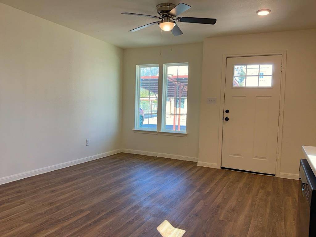 Taylor, TX 76574,2002 W 2nd ST #1300