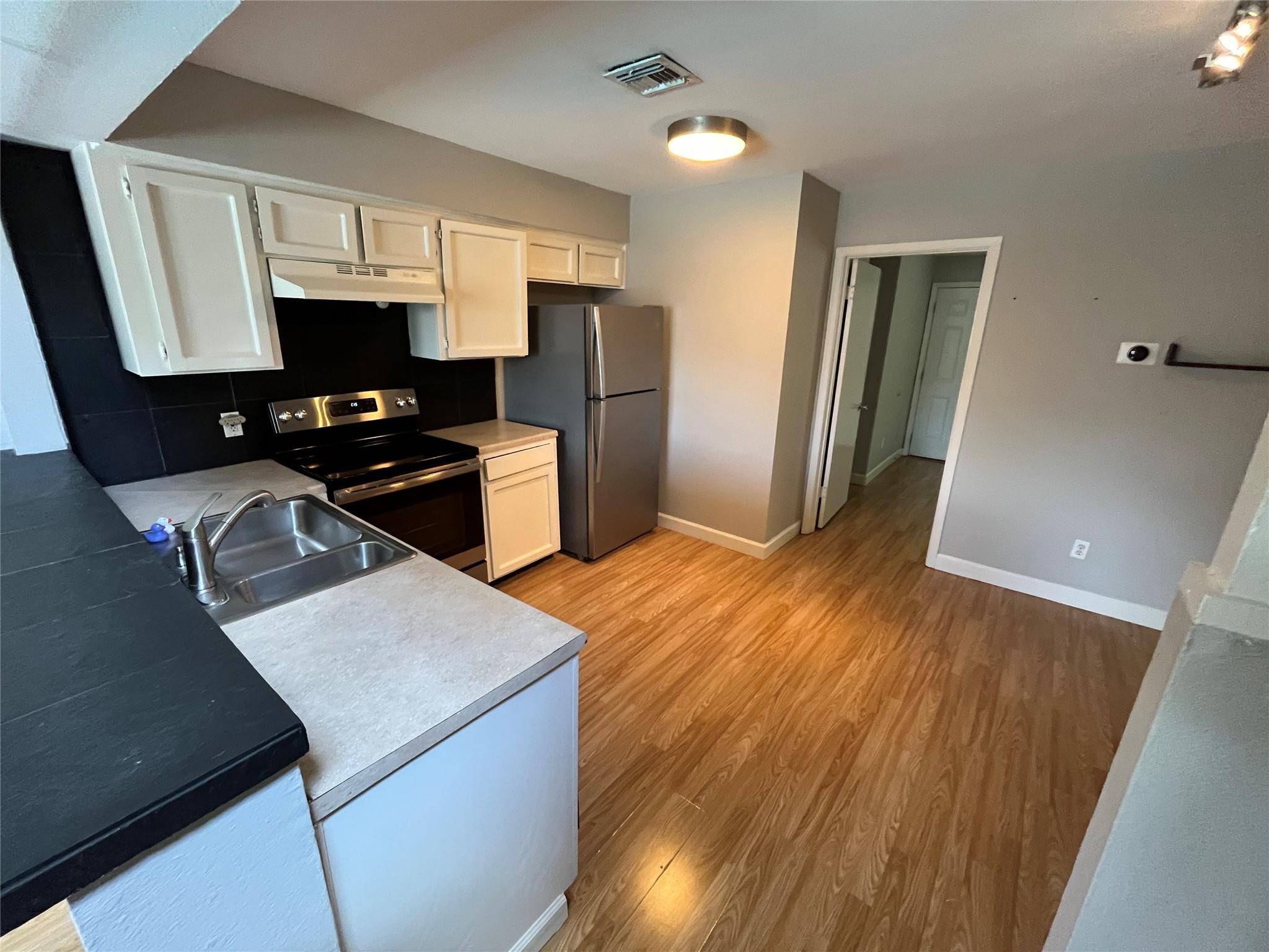 Austin, TX 78745,5608 Cougar DR #219