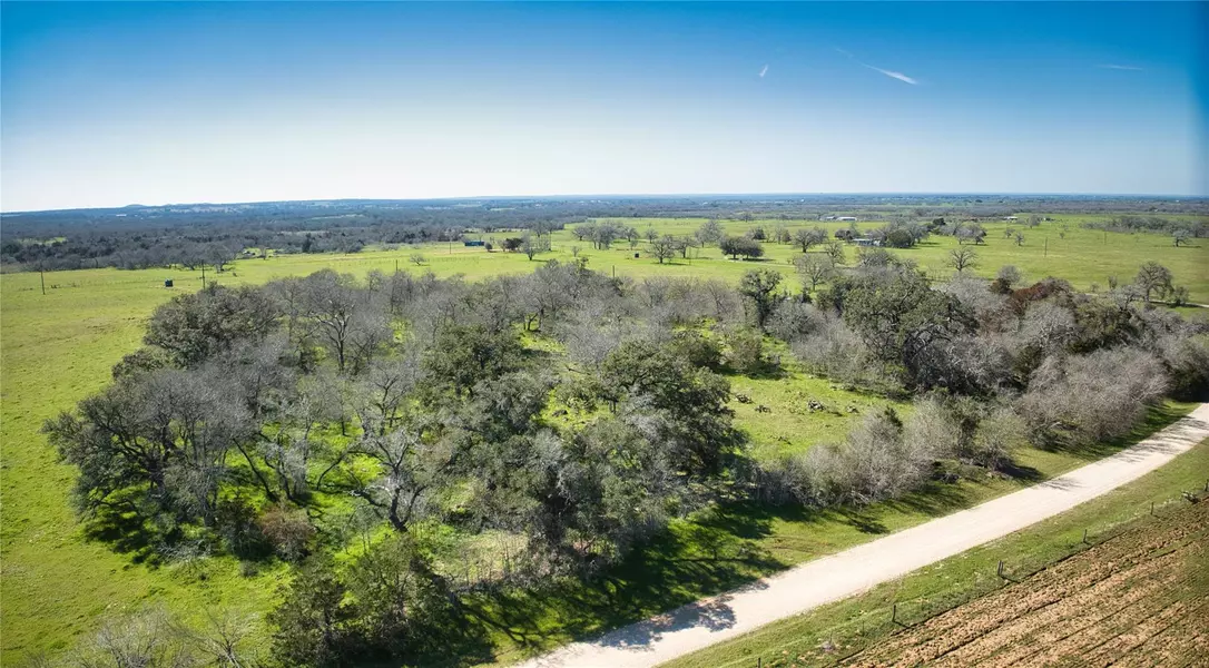 5940 Tenney Creek RD, Luling, TX 78648