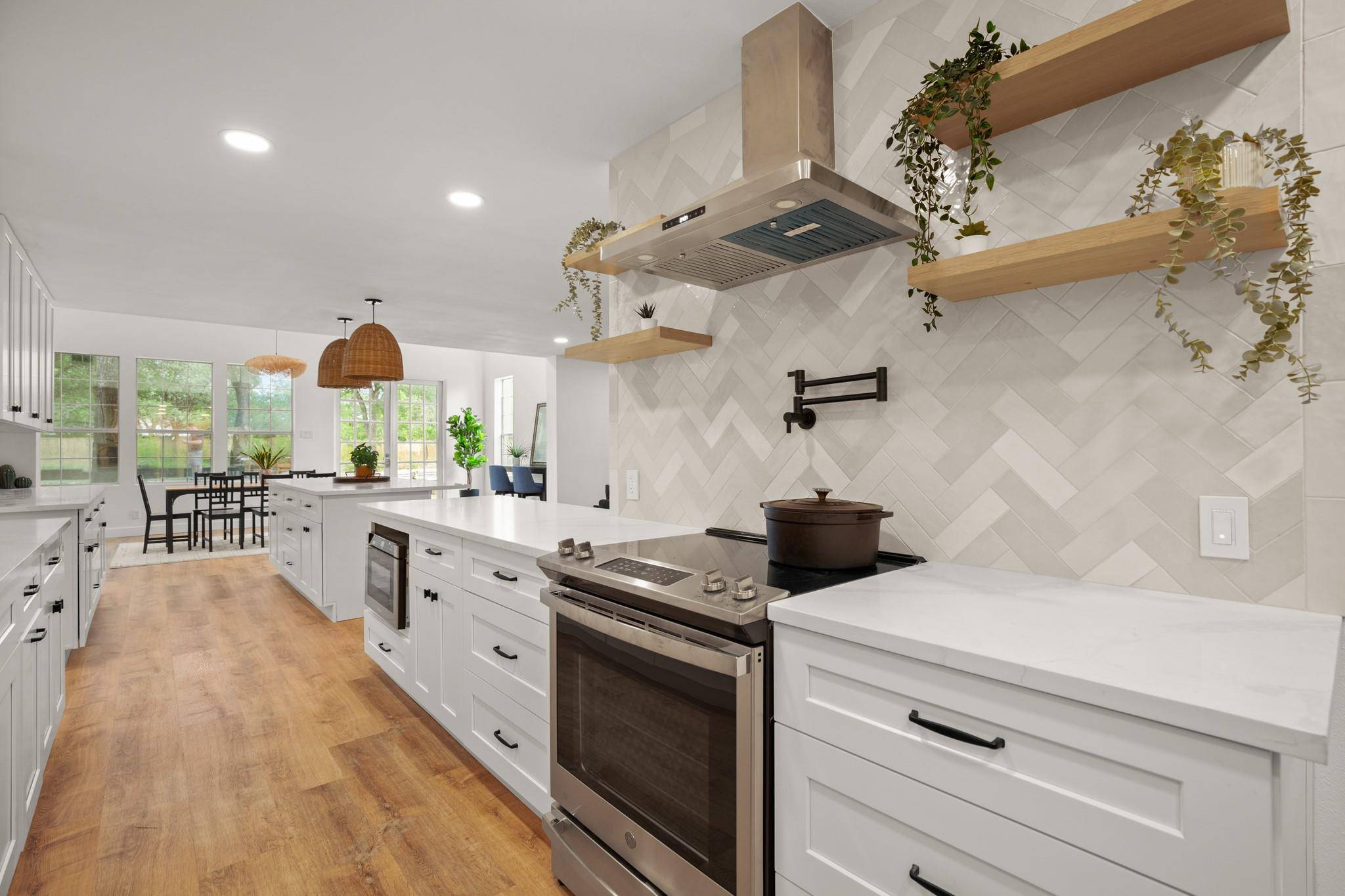 10100 Rocking Horse RD, Austin, TX 78748
