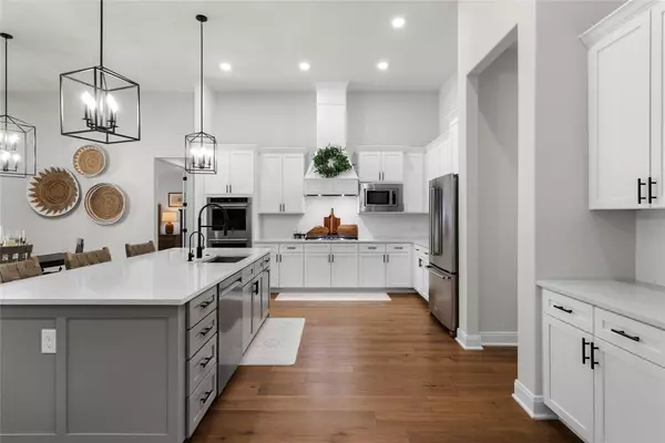 Spicewood, TX 78669,204 Love Creek CT