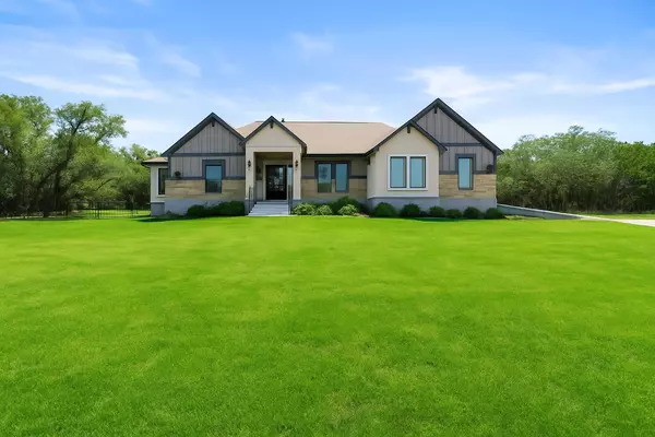 204 Love Creek CT, Spicewood, TX 78669