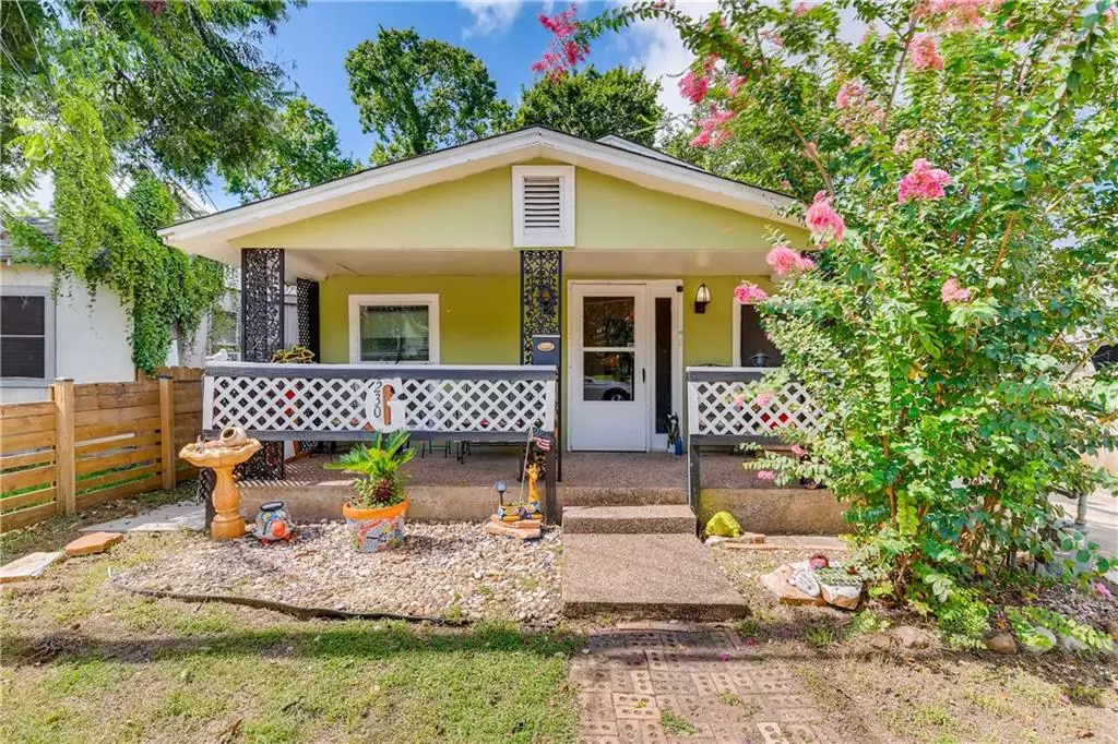 Austin, TX 78702,2303 Santa Rosa ST