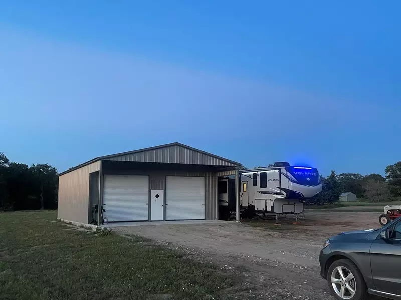 386 Old Colony RD, Seguin, TX 78155