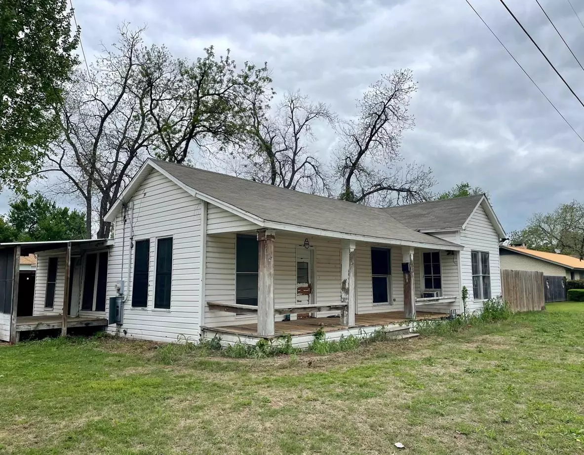 Cameron, TX 76520,800 N Fannin Ave