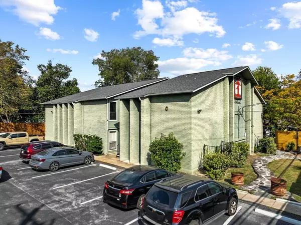 2708 S 1st ST #106, Austin, TX 78704