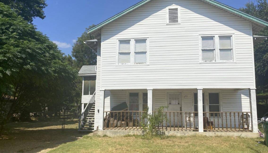 106 N College Ave, Cameron, TX 76520