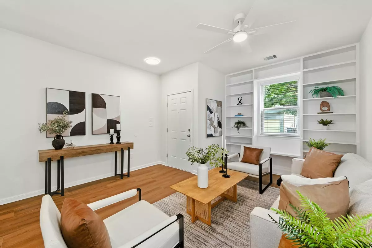 Austin, TX 78744,5913 Red Bud Ridge LN