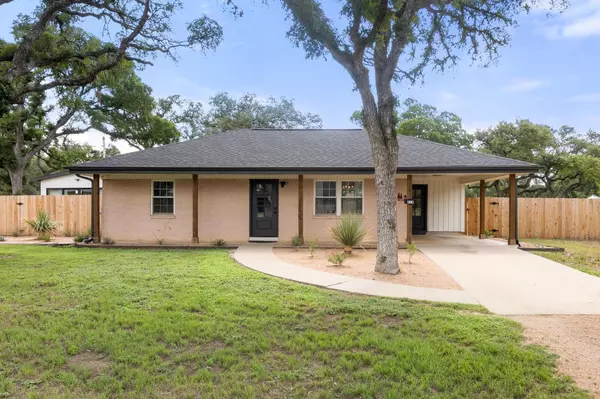 219 S Bluff ST, Dripping Springs, TX 78620