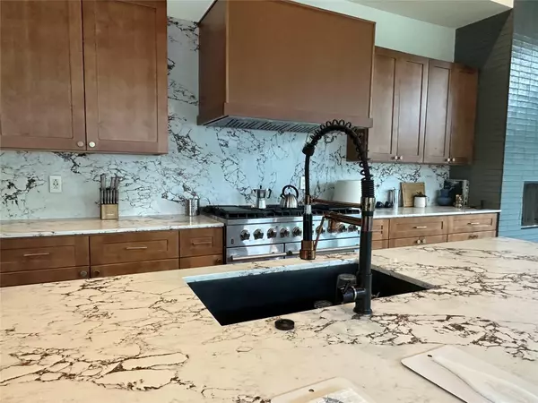 Lago Vista, TX 78645,20800 Henry Ave