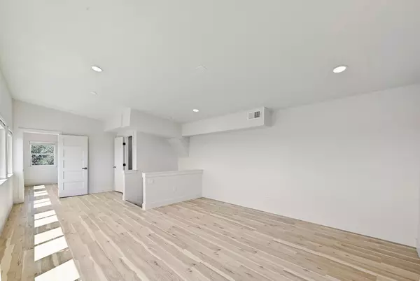 Spicewood, TX 78669,24701 Martin LN