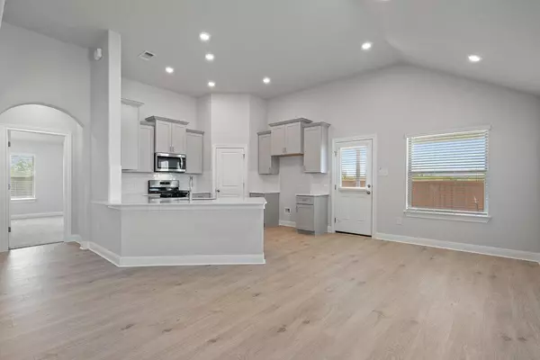 Kyle, TX 78640,431 Dogvane CIR