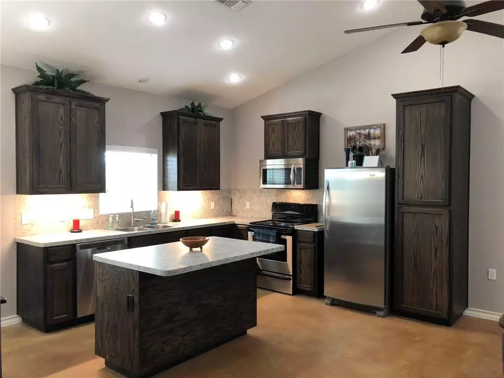 Smithville, TX 78957,2650 Highway 304