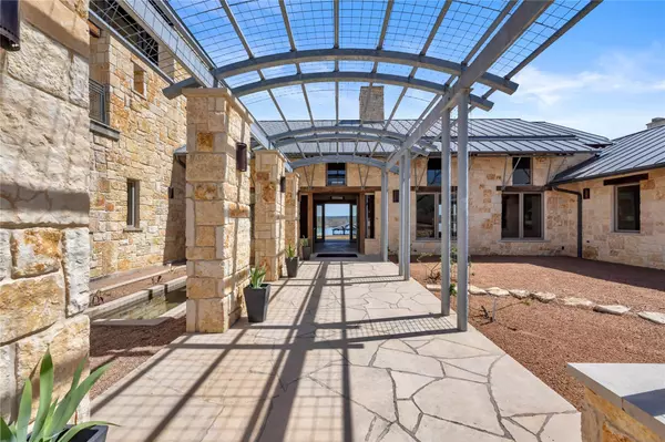 Burnet, TX 78611,118 Mountain View CIR