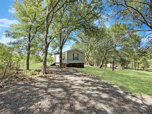 Smithville, TX 78957,113 Valley LN