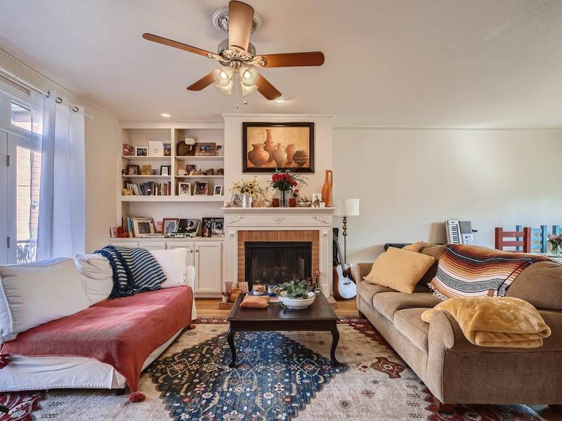 1626 Palma PLZ #9, Austin, TX 78703