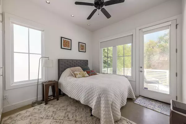 712 Cardinal LN #B, Austin, TX 78704