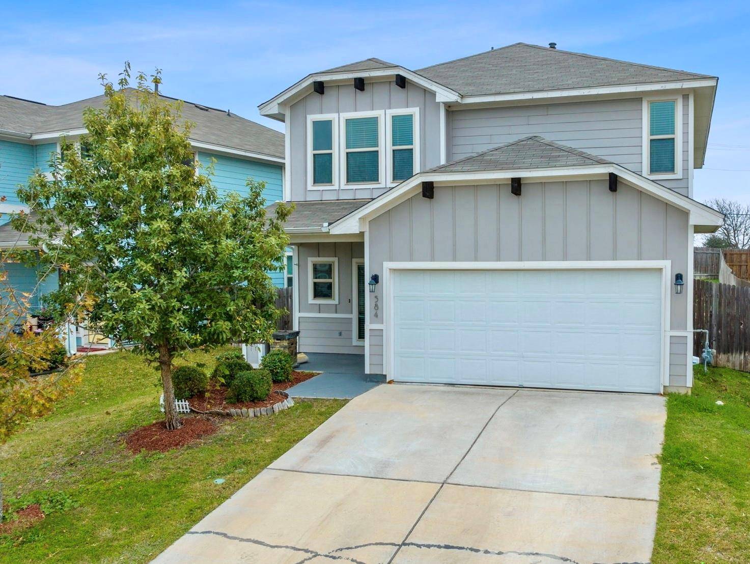 584 Twisted Oaks LN,  Buda,  TX 78610