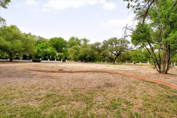 Austin, TX 78731,3917 Balcones DR
