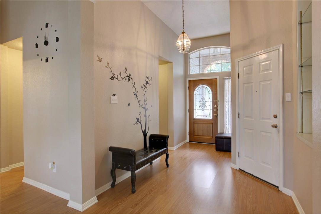 Austin, TX 78749,6204 John Chisum LN