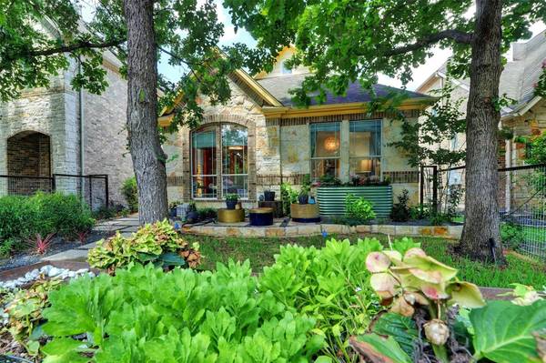 1017 Sunflower TRL,  Austin,  TX 78745