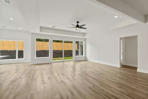 Lago Vista, TX 78645,8800 Bar K Ranch RD