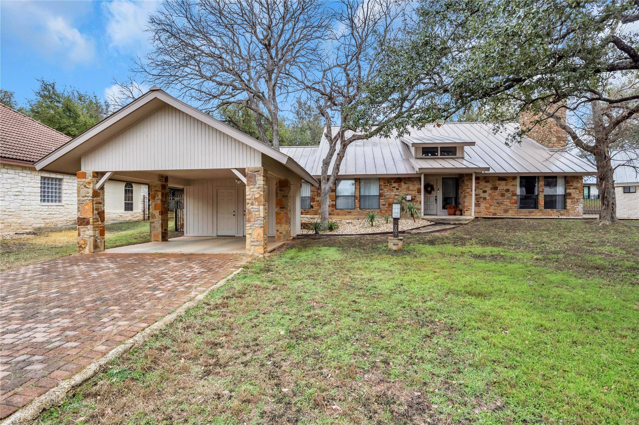 207 Lasso ST, Horseshoe Bay, TX 78657