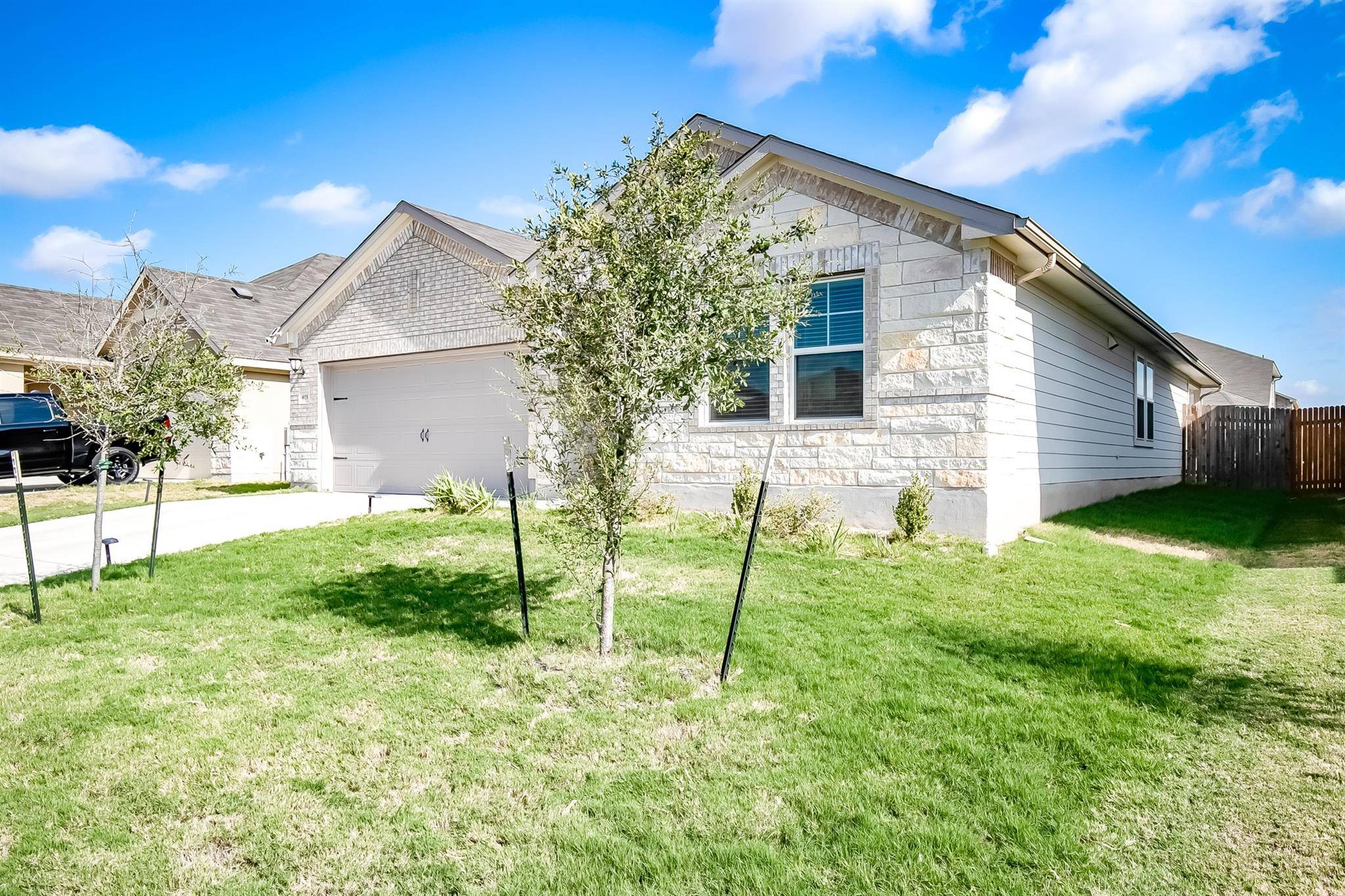 Hutto, TX 78634,403 Grapefruit RD
