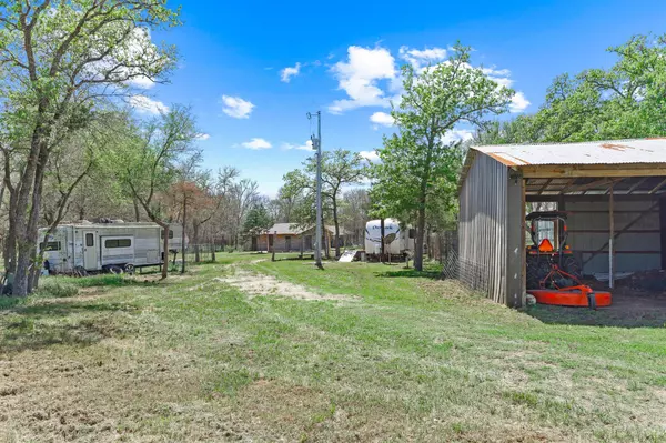 Dale, TX 78616,445 Saint Johns RD