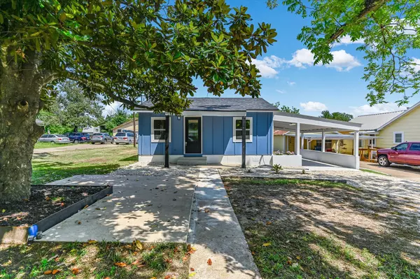 710 E 2nd ST, Elgin, TX 78621