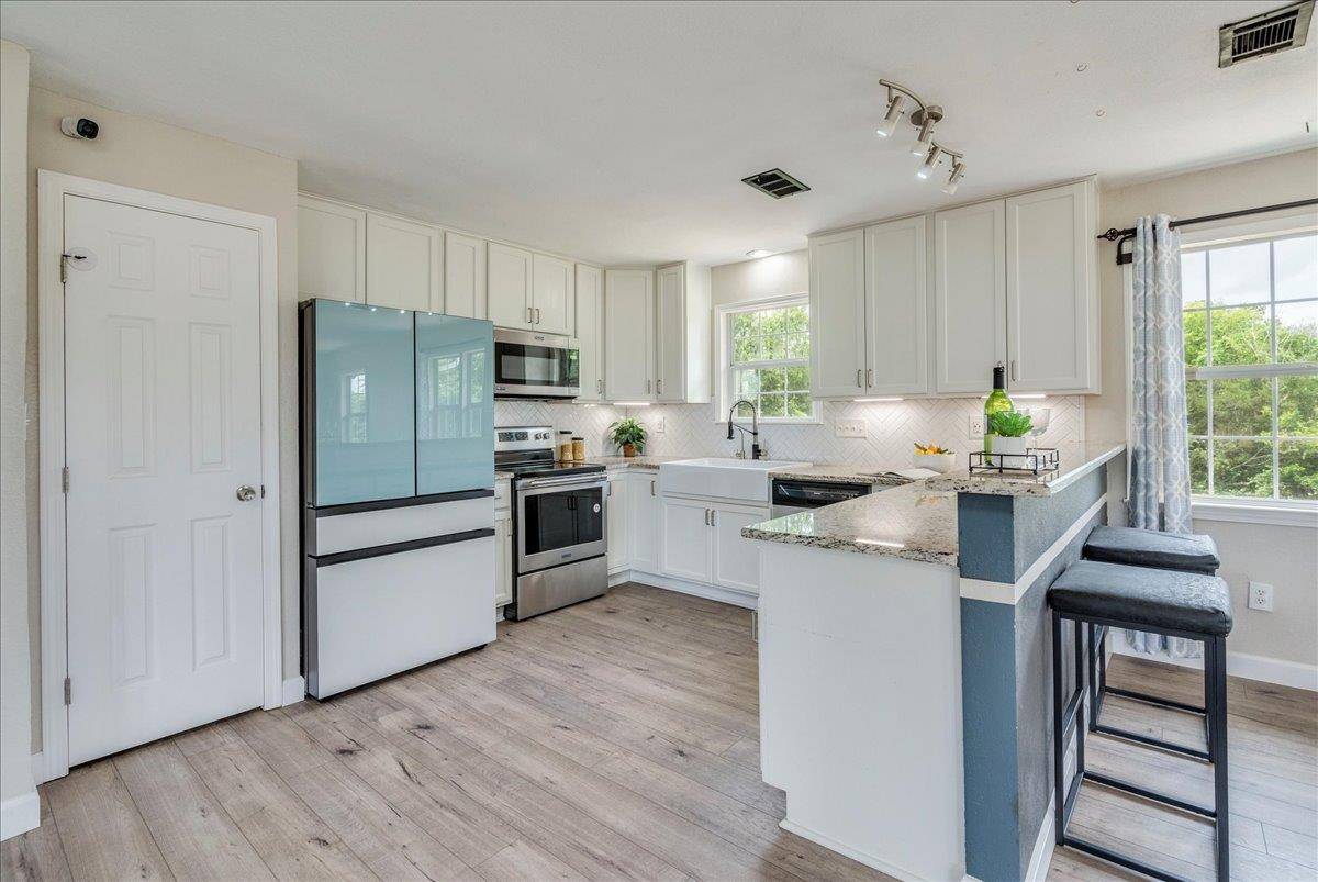 8204 Williamson Creek DR, Austin, TX 78736