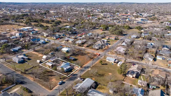 406 S Columbus ST, Fredericksburg, TX 78624