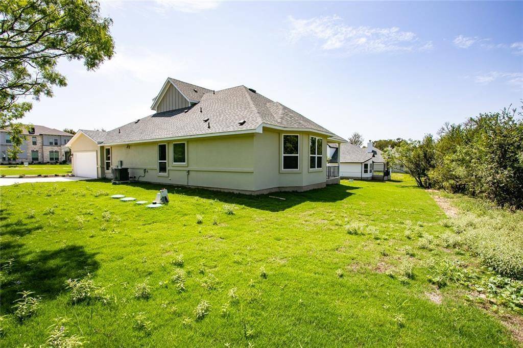 Cedar Creek, TX 78612,150 Raptor Beak WAY