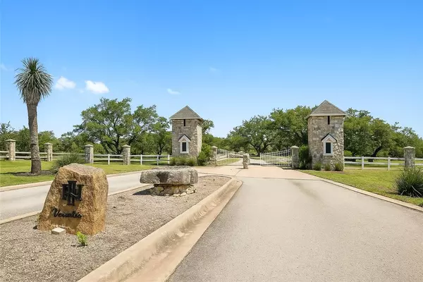 831 Hidden Creek DR, Dripping Springs, TX 78620