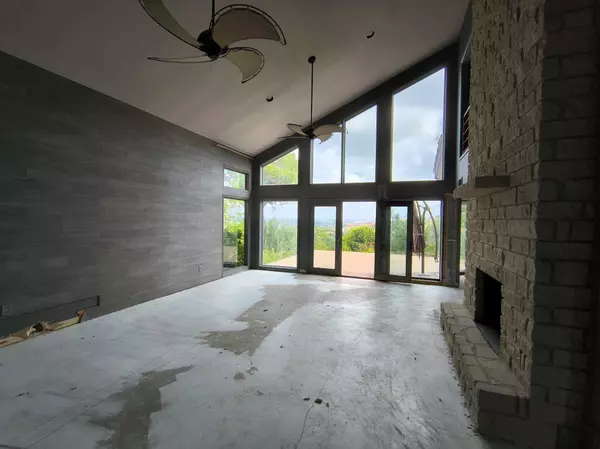 Lakeway, TX 78734,310 Golf Crest LN