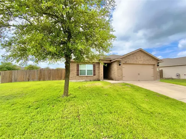 112 Mays LN, Jarrell, TX 76537