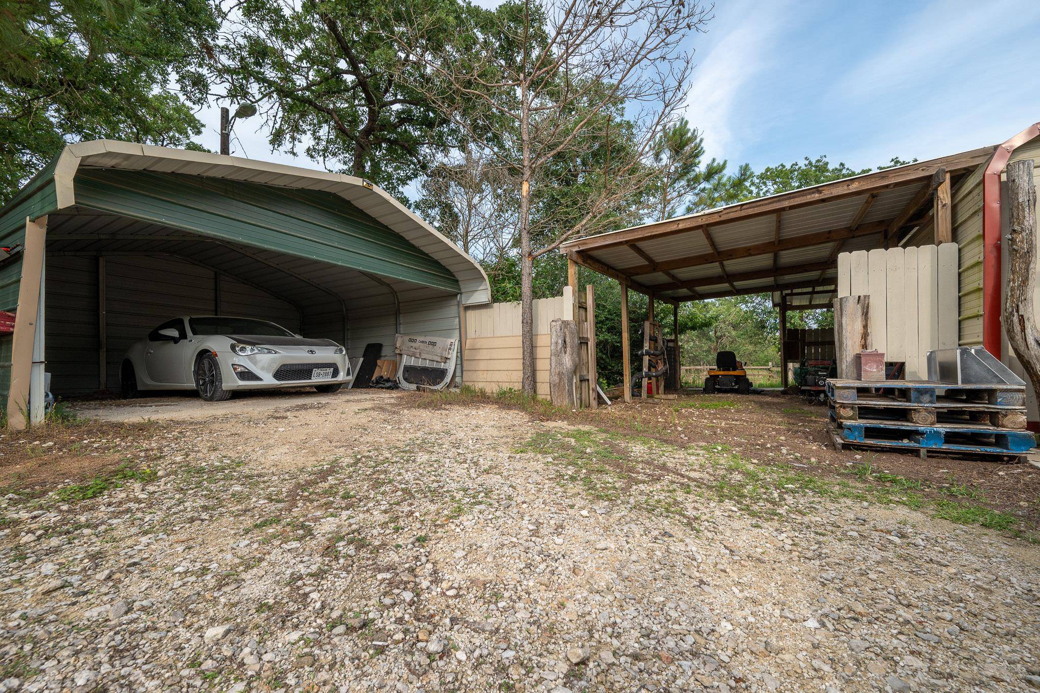 Elgin, TX 78621,664 Hidden Oaks DR