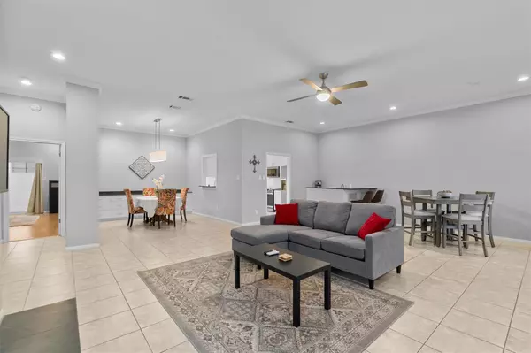 11003 Pinehurst DR #6, Austin, TX 78747