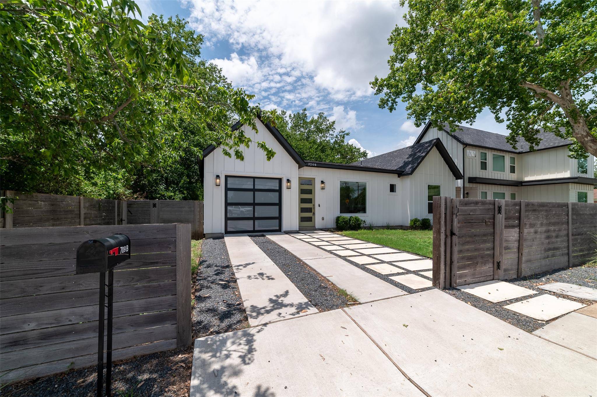 Austin, TX 78745,709 W St Elmo RD #2