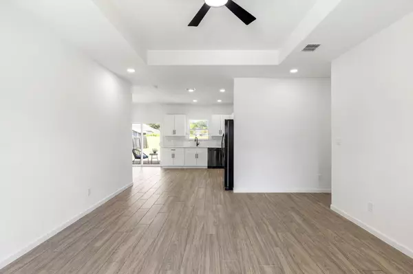 Lockhart, TX 78644,907 Fannin ST
