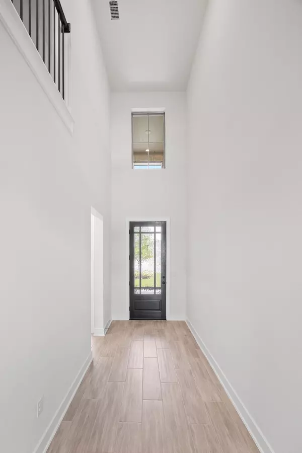 Lago Vista, TX 78645,8105 Royal Mint CV