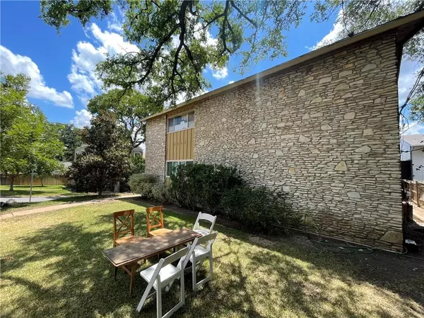 3203 Helms ST #204, Austin, TX 78705