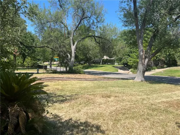 2426 Hartford RD,  Austin,  TX 78703