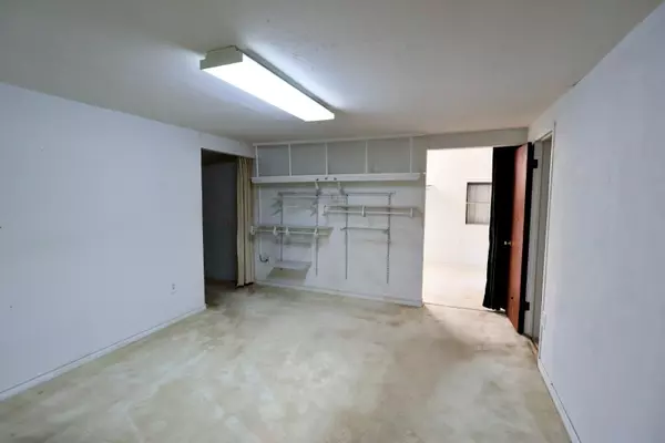 Paige, TX 78659,109 Travis RD