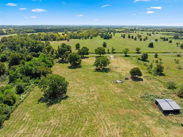 7807 SE Farm to Market Road 1624 RD, Lexington, TX 78947