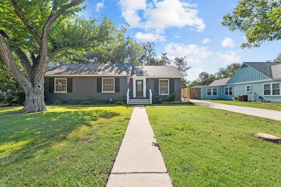 1707 LEXINGTON ST, Taylor, TX 76574