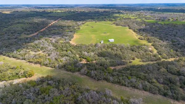 1053 CR 438, Yoakum, TX 77995