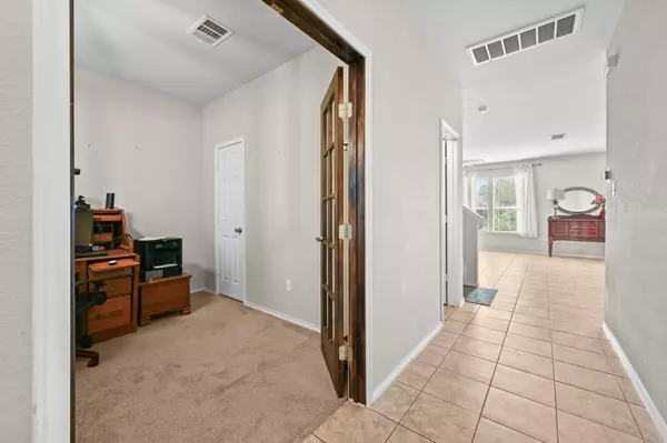 Buda, TX 78610,140 Lynn Crest BND