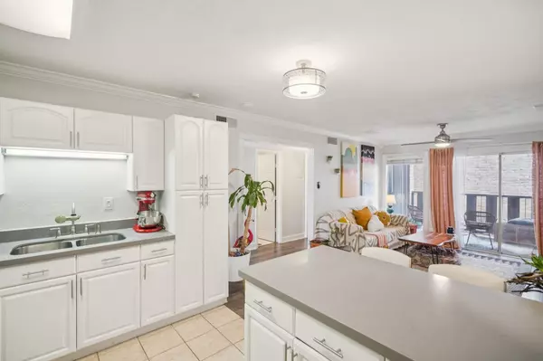 Austin, TX 78741,1304 Summit ST #107