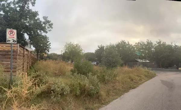 Austin, TX 78702,1917 E 11th ST